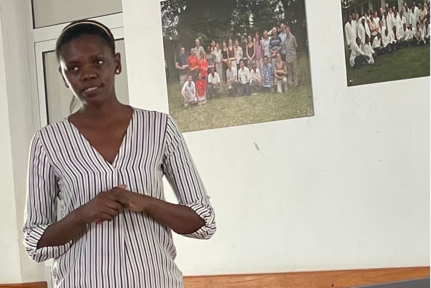 Frau Dr. Getrud Mollel, Pädiaterin an der CDCI spricht über die One Stop Clinic, ein Programm für Familien, die von HIV betroffen sind.