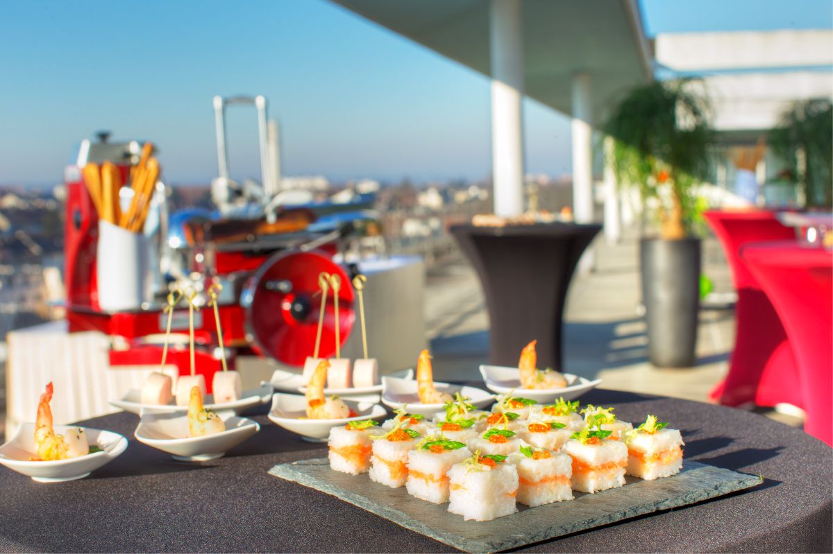 Finger food on the roof terrace 