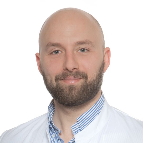 Der Young Researcher Award 2021 des European Journal of Radiology wurde auch PD Dr. David Winkel, stv. Oberarzt der kardialen und thorakalen Diagnostik, für seine Co-Autorschaft in einer Publikation zur Genauigkeit eines Deep-Learning-Algorithmus in der Krebsdiagnostik verliehen.